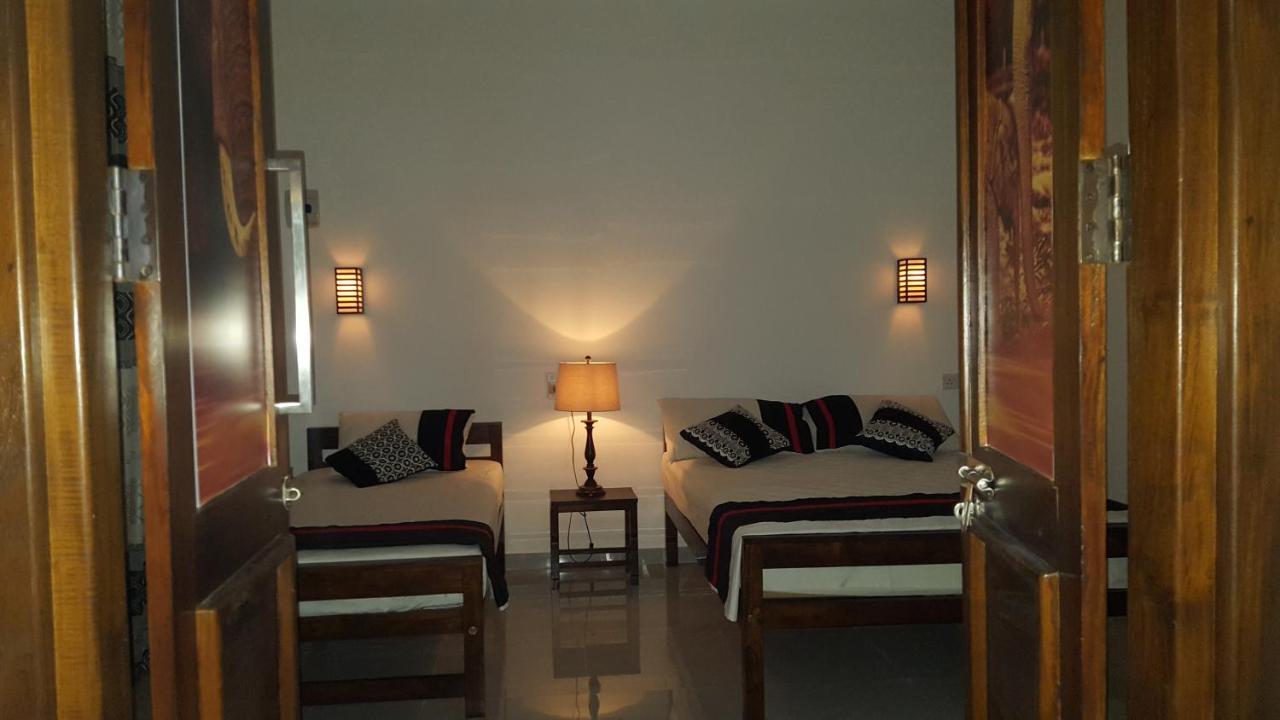 Olivi Palace Udawalawe Exteriör bild